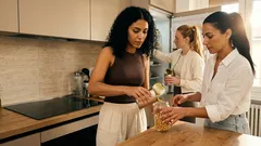 BPA nelle lattine dopo il 2025: perché alcune sono ancora in vendita e cosa controllare al supermercato